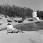 γυναίκα στην παραλία Δρυός. 1962. ιωάννης λαμπρος μουσειο μπενακη.